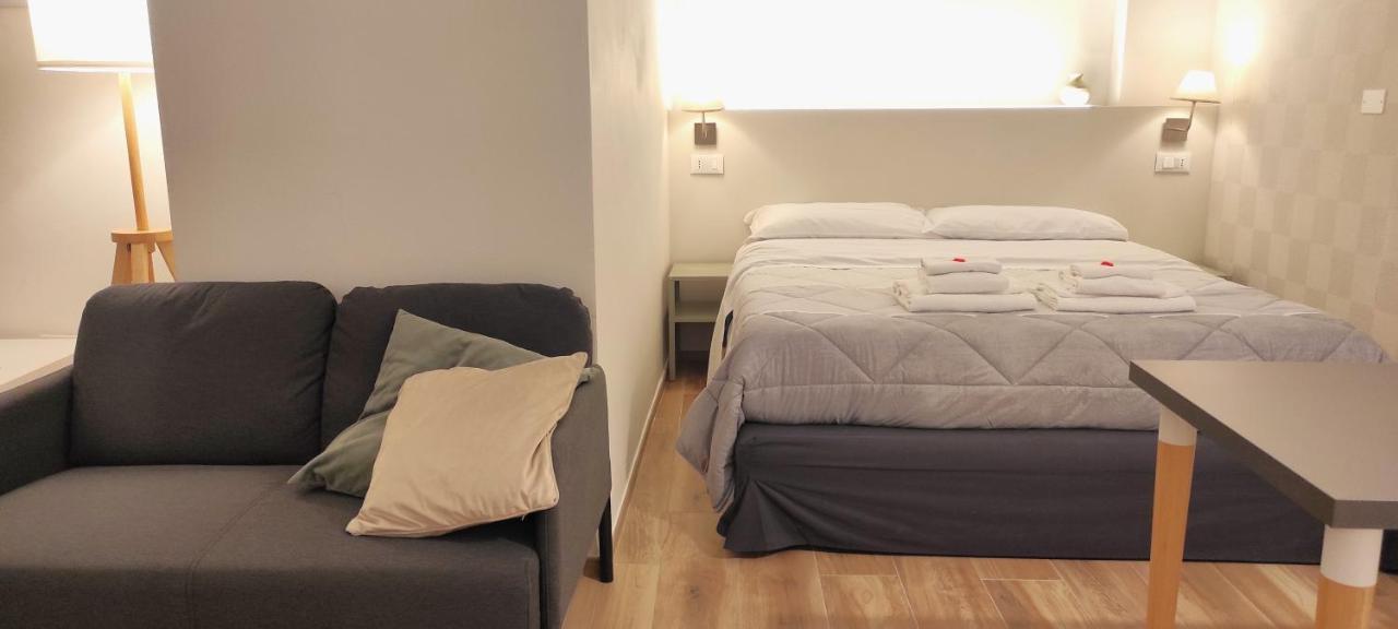 Bed In Bo San Carlo Hotel Bologna Bagian luar foto